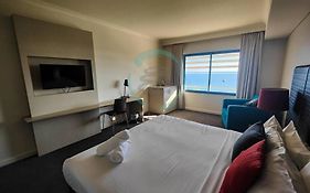 Zen88 Esplanade: Hotel Suite W/ Ocean/Sunset Views